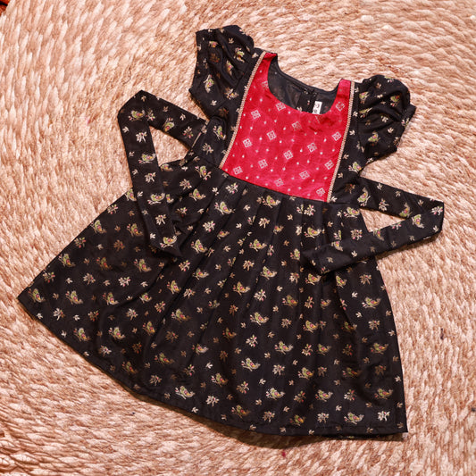 Rani Patch Parrot Motif Balloon Sleeves