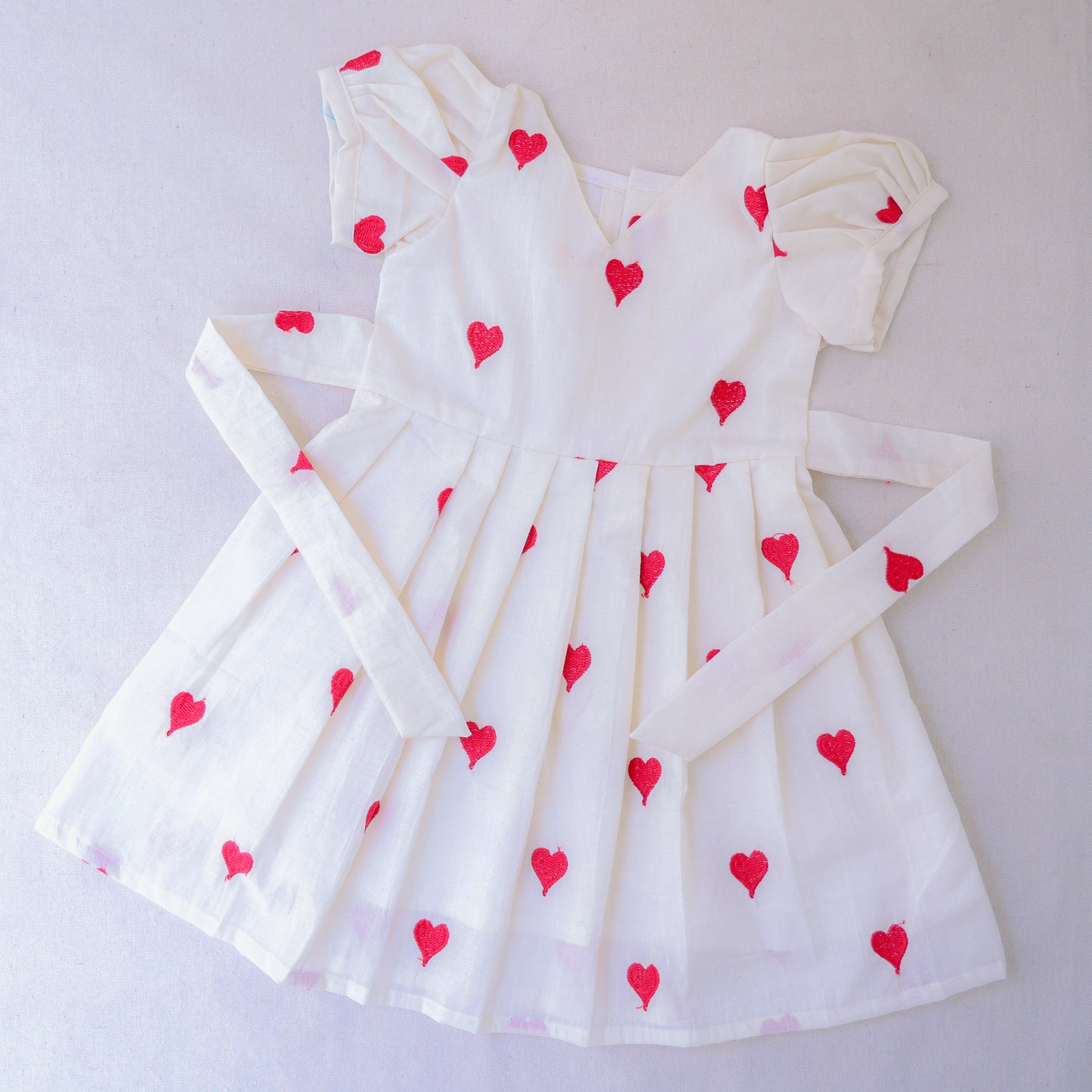 Red Heart Embroidery Balloon  Sleeves Off-White Cotton Lining