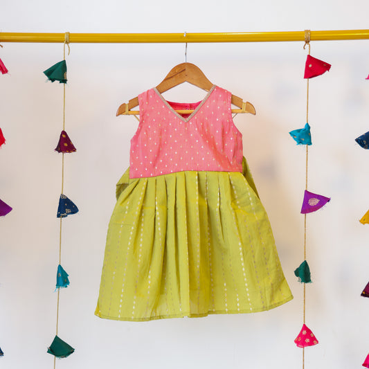 Pastal Green V-neck Sleevesless Cotton Lining