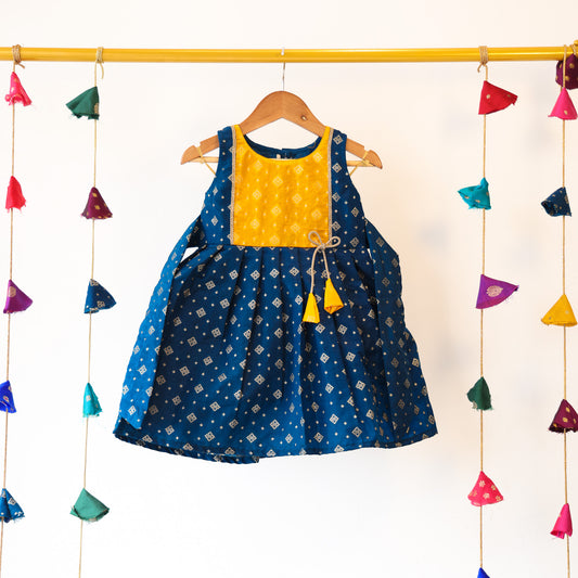 Blueish Grey with Yellow Sleeveless Cotton Lining