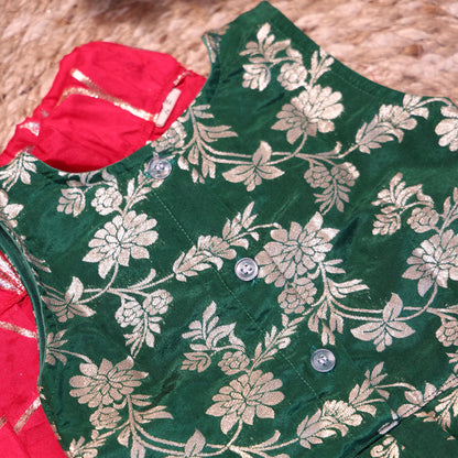 Rani Colour Border Parkar with Green Polka