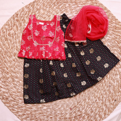 Rani Polka with Black Parkar with Dupatta