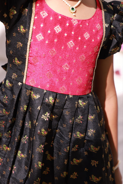 Rani Patch Parrot Motif Balloon Sleeves