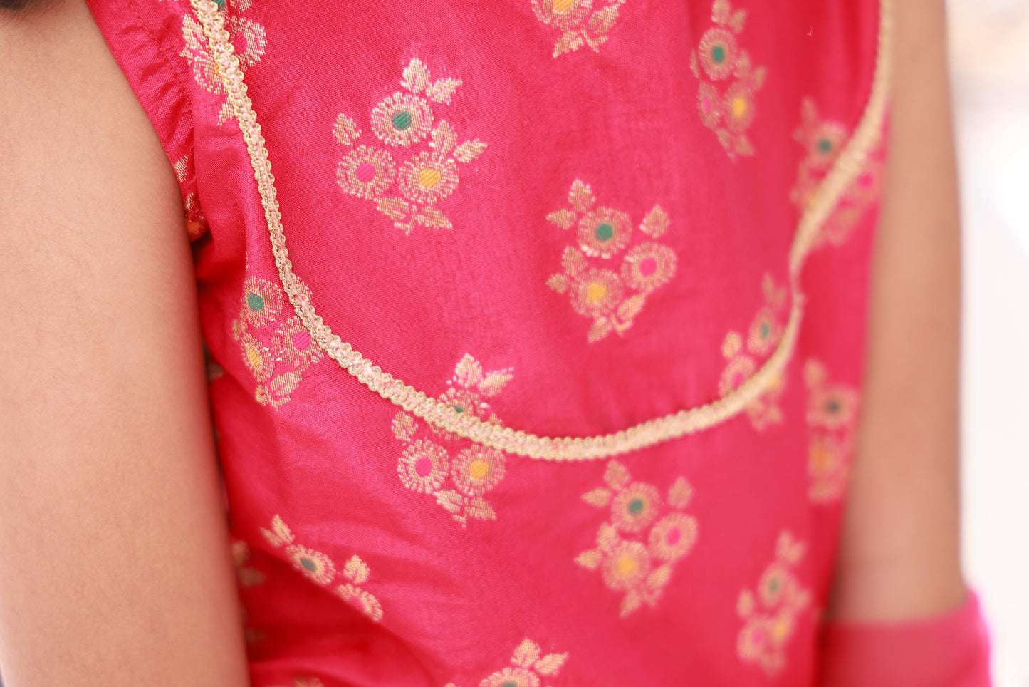 Rani Polka with Black Parkar with Dupatta